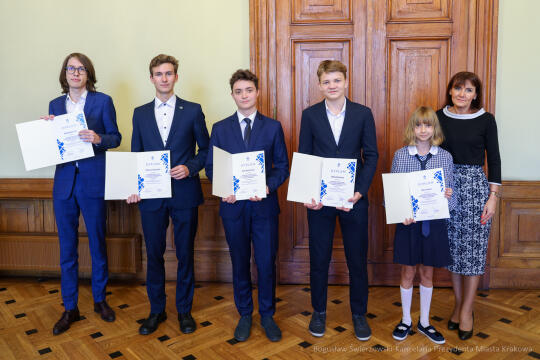 Nagrody Edukacyjne Stołecznego Królewskiego Miasta Krakowa uczniom krakowskich szkół za szczególne osiągnięcia w konkursach, turniejach i olimpiadach